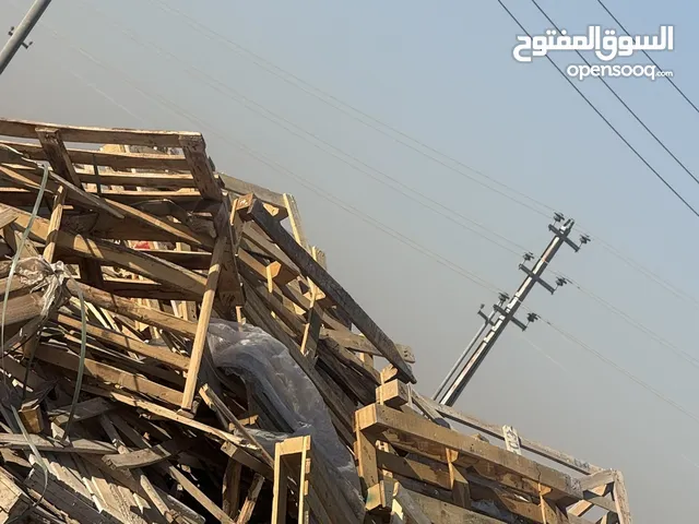 سكيب خشب للبيع بيهه اعداد كبيره ومتنوعه