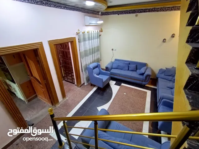 بيت تجاري سكني حديث مؤثث جزئيا للايجار في البراضعية