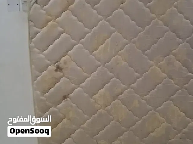 مرتبة سرير مقاس 160 * 200 بحالة جيدة  لوجه الله تعالى