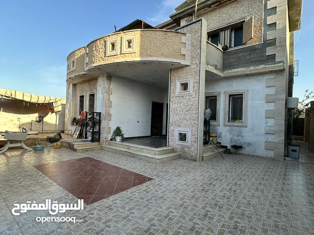 300 m2 4 Bedrooms Townhouse for Sale in Tripoli Al-Najila