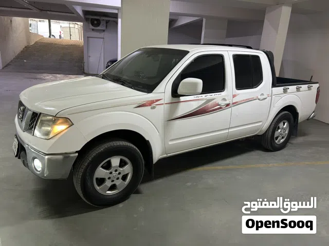 2009 نيسان نافارا LE