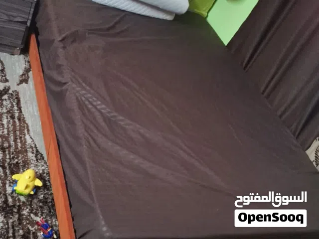 تخت بحال الوكاله  مع  فرشه بعدها بكيسها