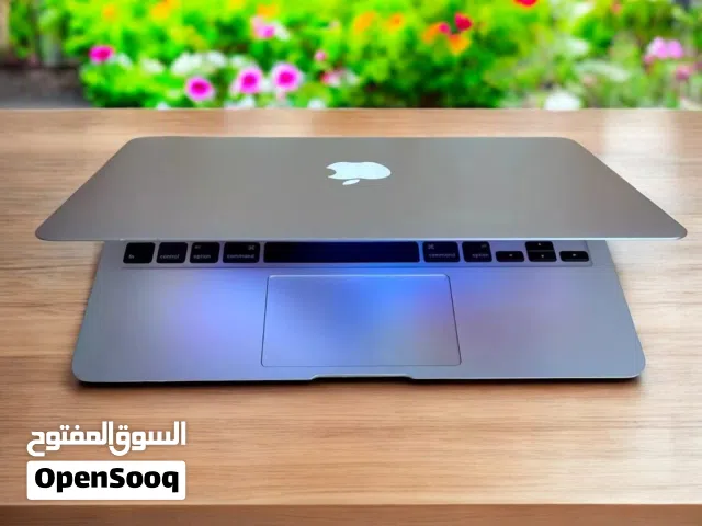 Apple MacBook  Dell  Lenovo  HP  Chromebook