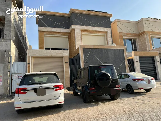 336 m2 More than 6 bedrooms Villa for Sale in Al Riyadh Al Munsiyah
