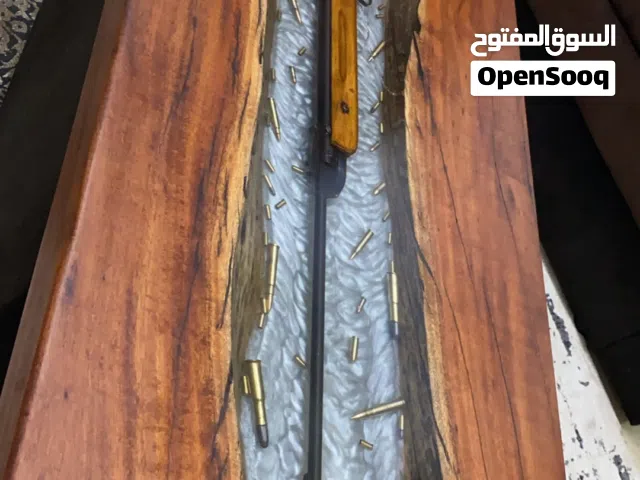 طاولة بخشب طبيعي مع الابوكسي ( الرزين)