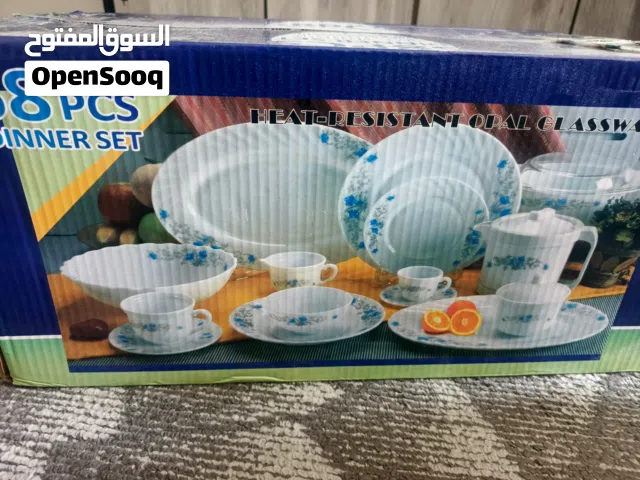طقم سفرة يحتوي على 58 قطعه