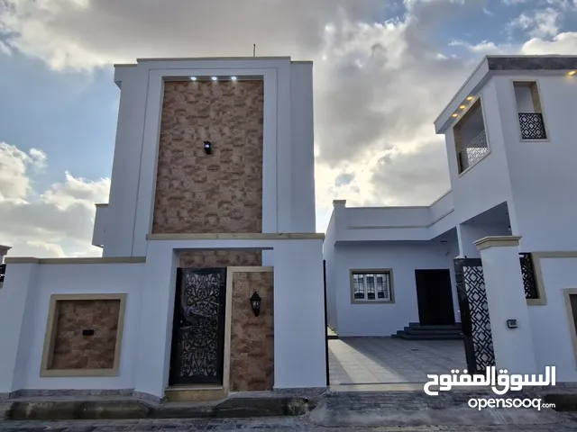 170 m2 4 Bedrooms Townhouse for Sale in Tripoli Ain Zara