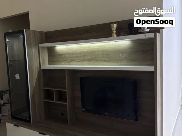 مكتبه تلفزيون مع اضاءه باللمس
