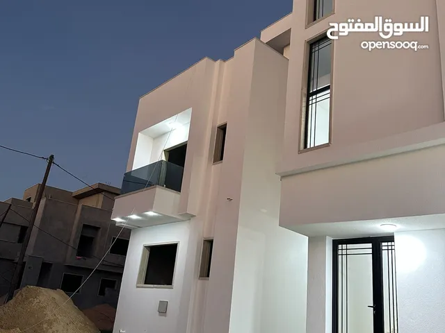 165 m2 4 Bedrooms Apartments for Sale in Tripoli Al-Serraj