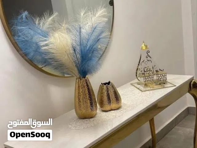 مدخل كامل بالمرايا. بحاله جيدة للبيع