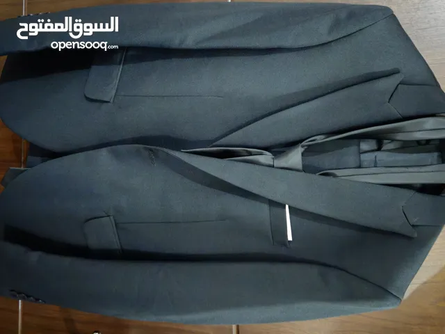بدلة رجالي رسمية غير مستعملة ابدا الا للقياس يوم الشراء طقم كامل