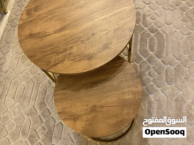 طاولتين وسط كبير وصغير للبيع