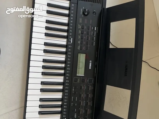 Yamaha psr-e273, brand new only used once, excellent condition