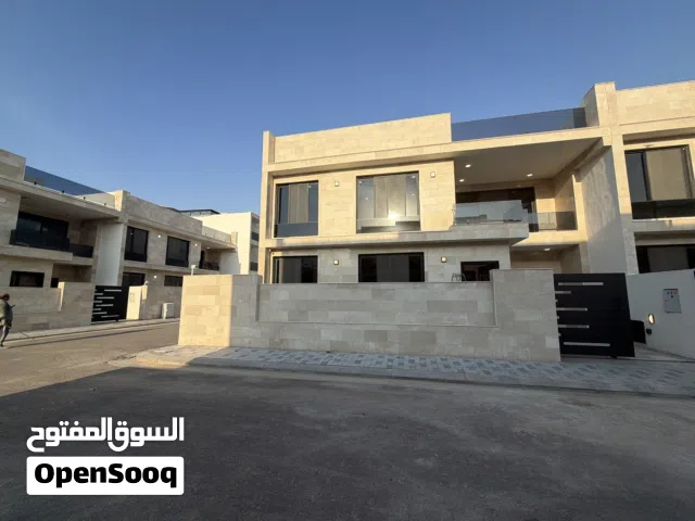 للبيع موقع مميز مجمع حي الحسين
