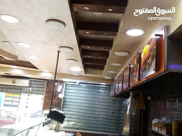 عدد مطعم كامله شبه جديده