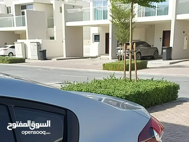 1780 ft 3 Bedrooms Villa for Rent in Dubai Damac Hills