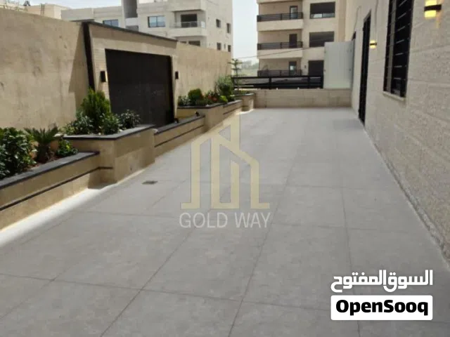 بالقرب من مدارس العالمية شقة فاخرة شبه أرضي 165م مفروشة جزئي في أجمل مناطق طريق المطار / ref 1291