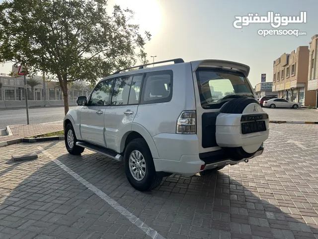 Mitsubishi Pajero 2013 with Sunroof