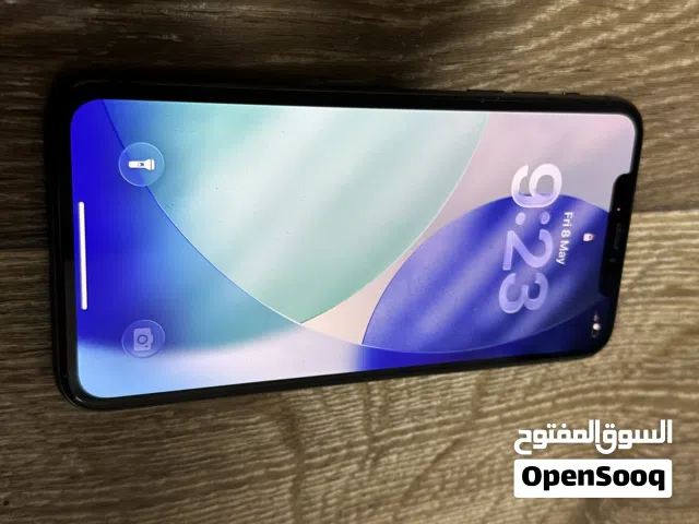 11 pro max 256  بحاله ممتازه و كل اشي اصلي