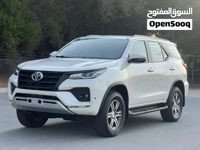 تويوتا فورتشنر موديل (2018) خليجي  السيارة بحاله الوكالة بدون أي مشاكل نهائي  مالك اول من الوكالة
