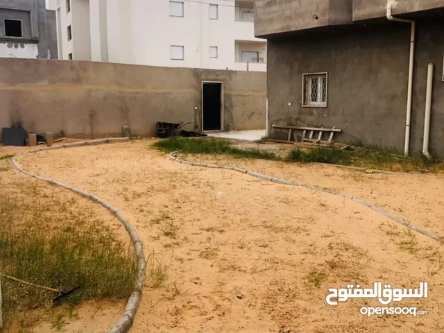 180 m2 3 Bedrooms Townhouse for Rent in Tripoli Al-Serraj