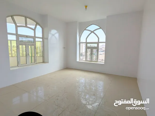 250 m2 4 Bedrooms Apartments for Rent in Sana'a Bayt Baws