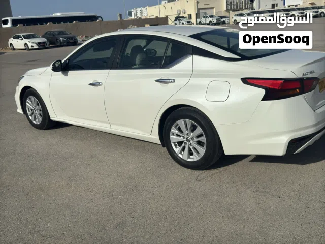 2020 نيسان التيما S