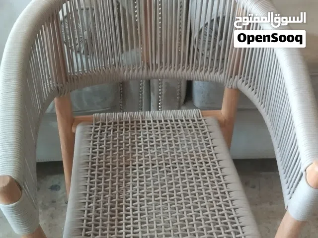 كراسي حديقه وكراسي بار وطاولة مدخل