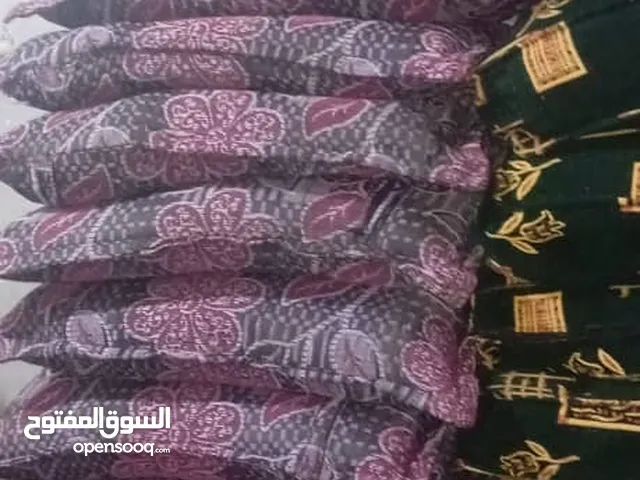 نشتري مخاد وفرش