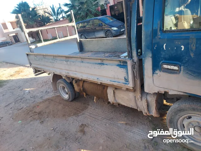 كيا فرسان رابش فبها اسكاتله فيها بومبه درولك بلستىيريات مرش جانبي السياره حاليا مرابشه