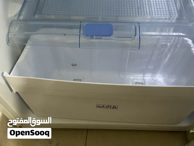 ثلاجة جديدة نظيفة بيعة مستعجله اخواني