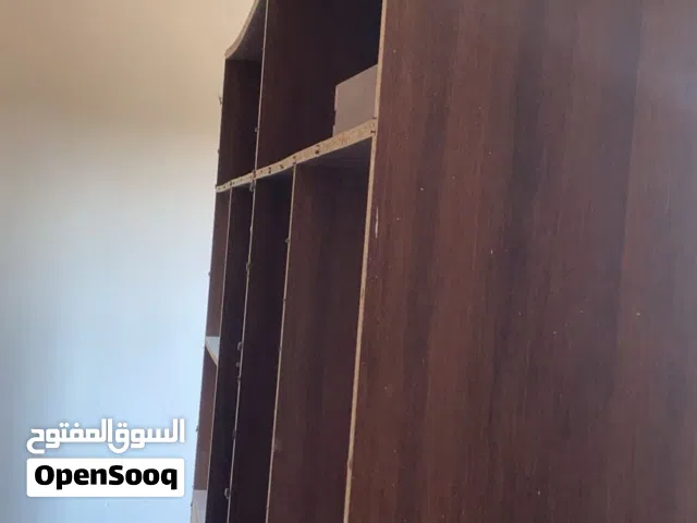 السلام عليكم موجود دولاب دار نوم زي ماوضوح في الصورة للبيع يبي شوية تشطيب حاجة بسيطة