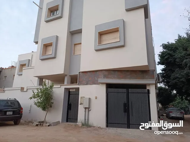 350 m2 More than 6 bedrooms Townhouse for Sale in Tripoli Janzour