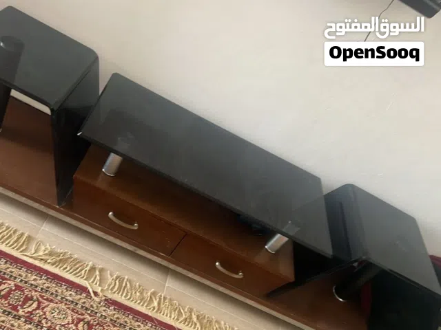طاولة تلفزيون
