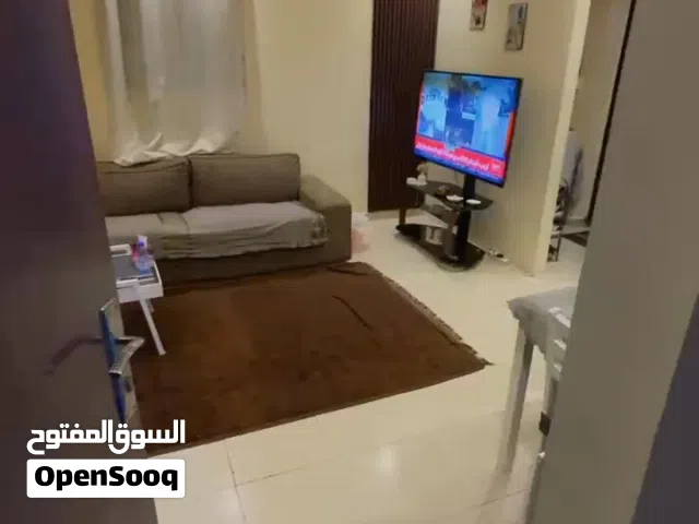 شقة غرفة وصالة نظيفة ومفروشة بالكامل