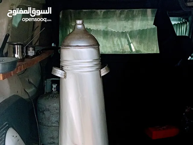 للبيع قهوة وكفتيريا عبارة عن فان بيجو بارتنر متنقل وشغال
