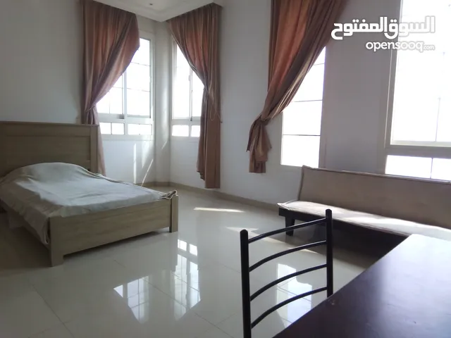 Bed space with  privet washroom for ladies only at Al barsha2 ready to move in