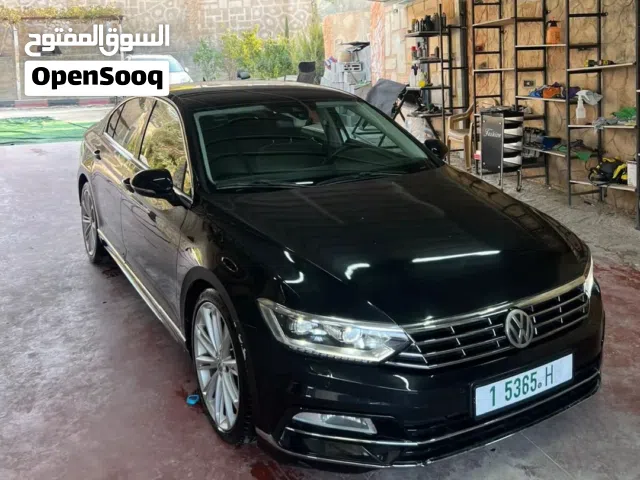 باسات R-line ترخيص2015 فل بدون فتحه فحص ممتاز ديزل ماتور2000 حبة مميزة وسعر مميز جدا عالكاش