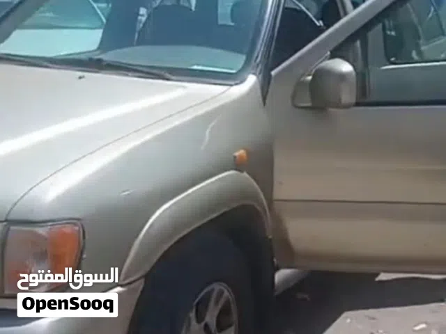 2000 Nissan Pathfinder S