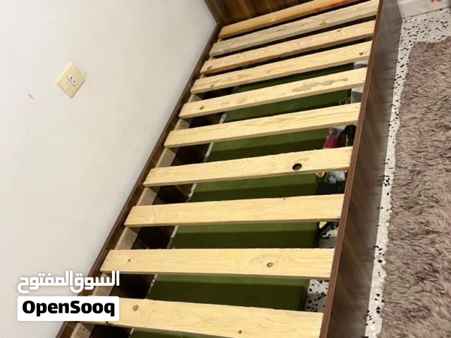 2 اسرة للبيع شبه حديد