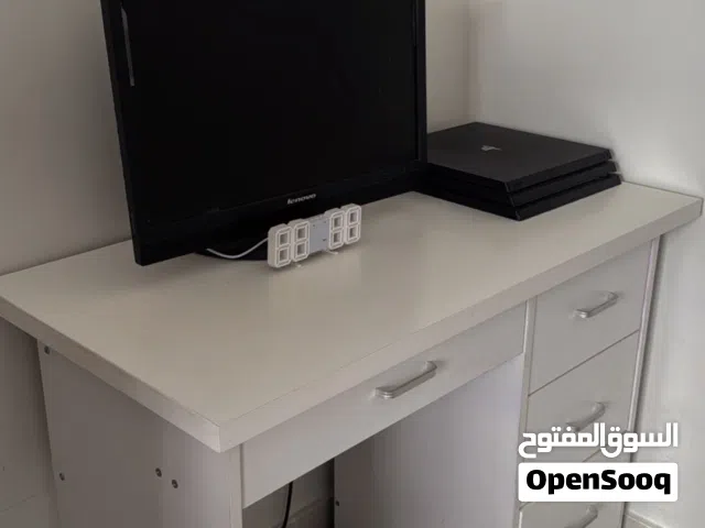 مكتب دراسة وألعاب – 4 أدراج – نظيف