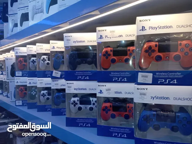 يدات بلاستيشن 4 درجة اولى بعد الوكالة عرض خاص خد حبه والثاني مجاناً