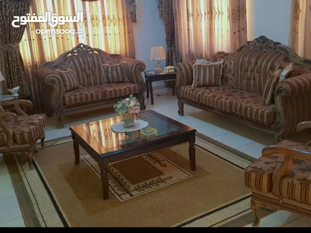 طقم كنب بحالة ممتازه للبيع
