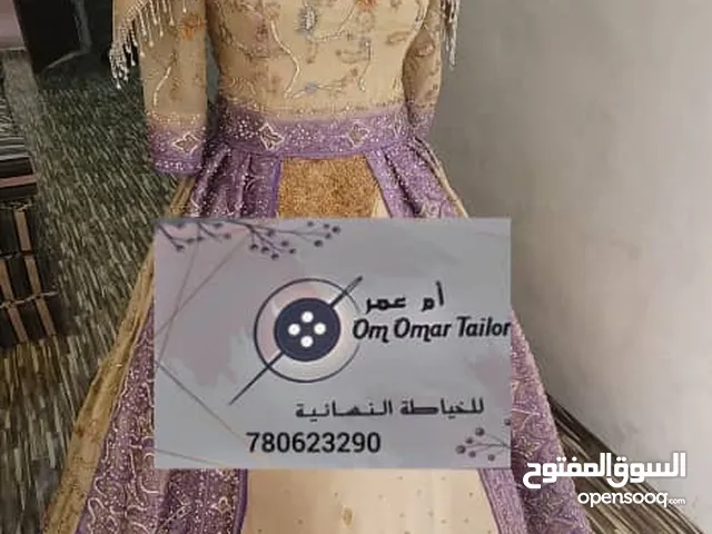 فستان غسل زنة جرز وتاج وباقة زفاف