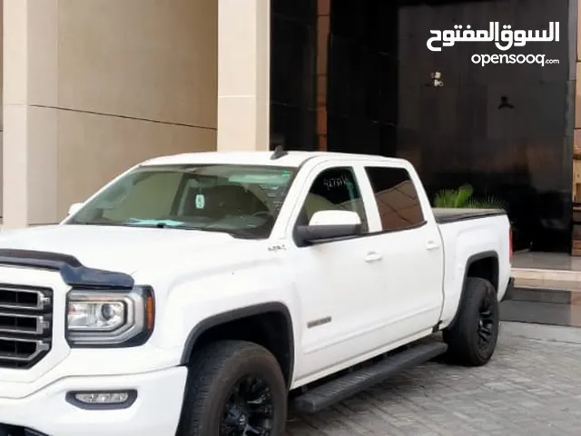 Used GMC Sierra in Buraidah