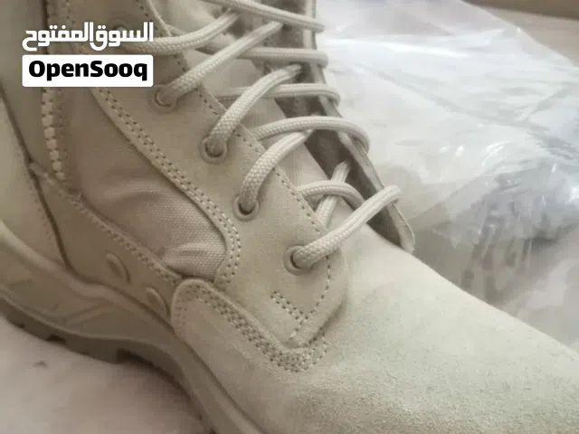 كادار عسكري لونه بيج