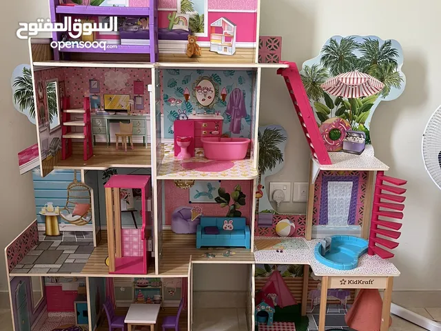 Big size doll house
