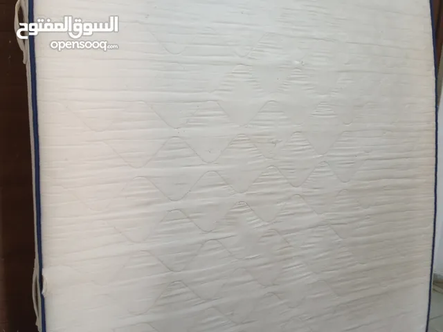 فرش سرير مستعمل انضيف للبيع