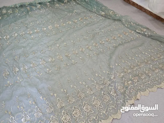 3 ستائر للبيع نوع شيفون امطرز قطعتين مخيطات و قطعة مش مخيطة