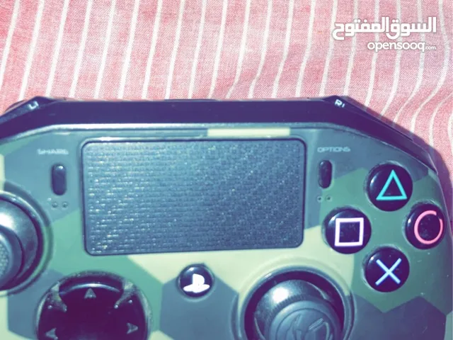 يدات ps4 / pc نضيف وشغال ميه بالميه يده آخر رف ويده عادية